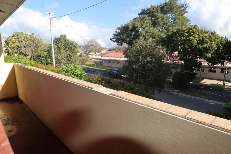 To Let 2 Bedroom Property for Rent in Lansdowne Western Cape